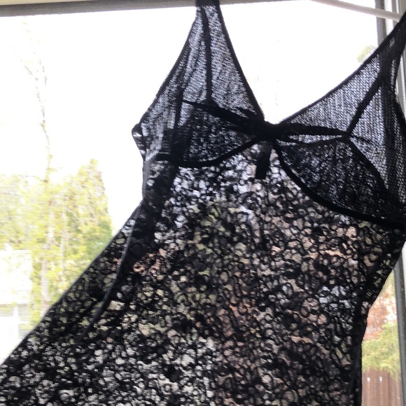 Victoria Secret Lace Slip - Picture 7 of 7